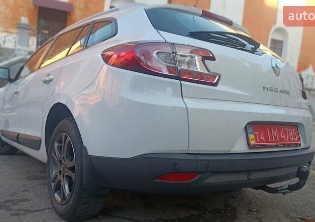Белый Рено Меган, объемом двигателя 1.5 л и пробегом 265 тыс. км за 6900 $, фото 17 на Automoto.ua