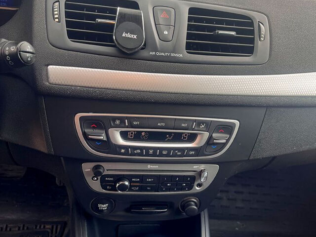 Белый Рено Меган, объемом двигателя 1.5 л и пробегом 190 тыс. км за 8000 $, фото 10 на Automoto.ua