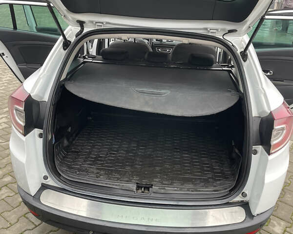 Білий Рено Меган, об'ємом двигуна 1.46 л та пробігом 280 тис. км за 7200 $, фото 13 на Automoto.ua