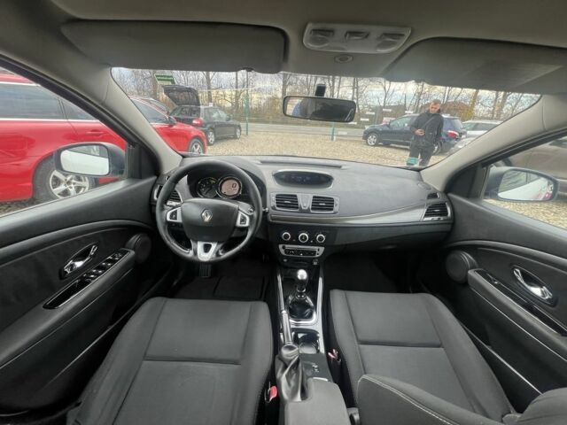 Белый Рено Меган, объемом двигателя 1.5 л и пробегом 255 тыс. км за 6599 $, фото 10 на Automoto.ua