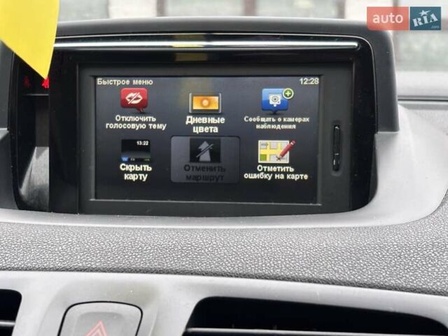 Білий Рено Меган, об'ємом двигуна 1.46 л та пробігом 265 тис. км за 6990 $, фото 67 на Automoto.ua