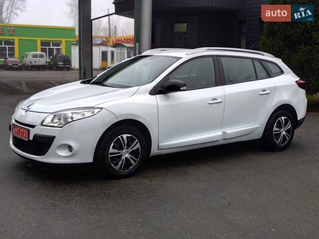 Белый Рено Меган, объемом двигателя 1.6 л и пробегом 57 тыс. км за 7750 $, фото 17 на Automoto.ua