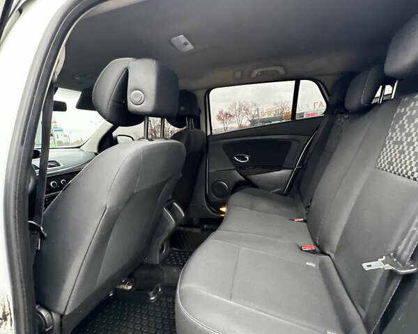 Белый Рено Меган, объемом двигателя 1.5 л и пробегом 231 тыс. км за 6600 $, фото 13 на Automoto.ua