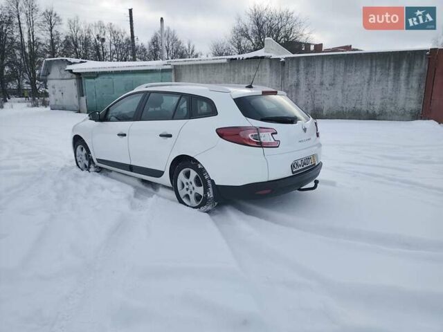 Білий Рено Меган, об'ємом двигуна 1.6 л та пробігом 194 тис. км за 7700 $, фото 11 на Automoto.ua