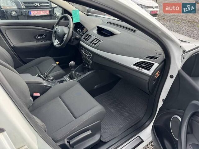 Белый Рено Меган, объемом двигателя 1.5 л и пробегом 190 тыс. км за 8900 $, фото 20 на Automoto.ua