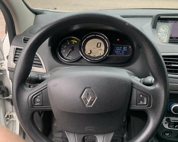 Білий Рено Меган, об'ємом двигуна 1.5 л та пробігом 264 тис. км за 7650 $, фото 14 на Automoto.ua