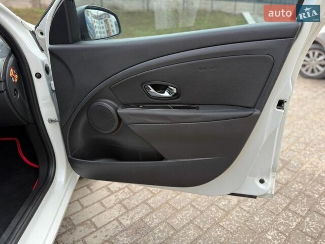 Білий Рено Меган, об'ємом двигуна 1.5 л та пробігом 202 тис. км за 7200 $, фото 76 на Automoto.ua