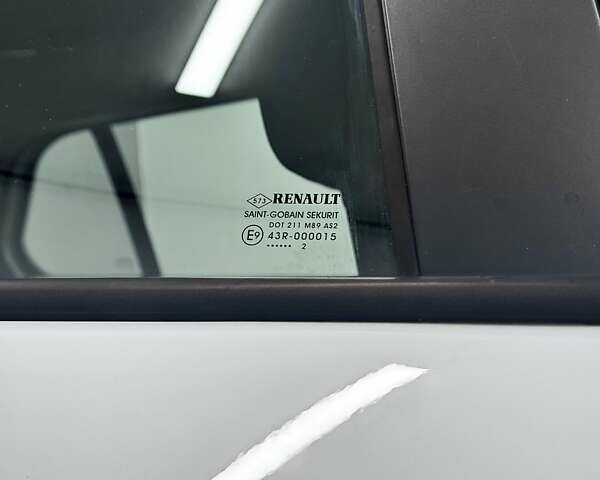 Білий Рено Меган, об'ємом двигуна 1.5 л та пробігом 270 тис. км за 6699 $, фото 32 на Automoto.ua