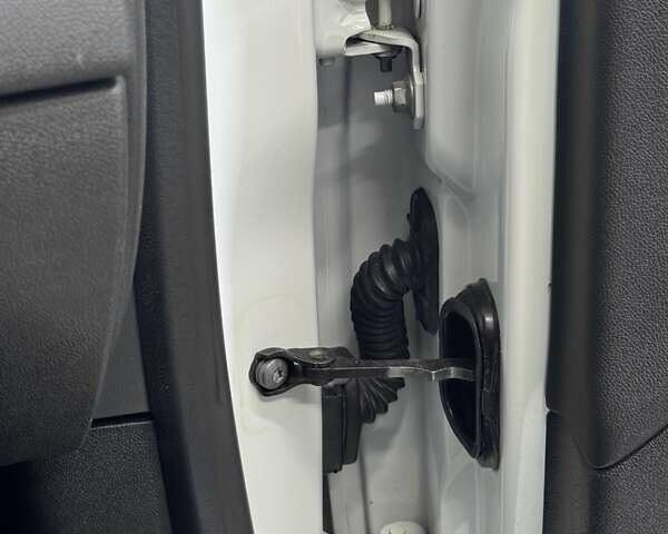 Білий Рено Меган, об'ємом двигуна 1.5 л та пробігом 270 тис. км за 6699 $, фото 114 на Automoto.ua