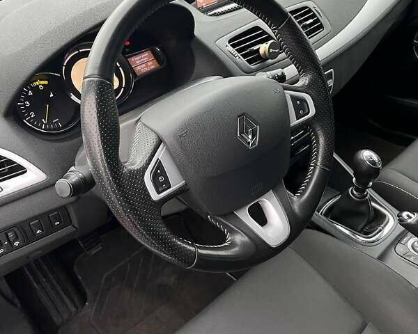 Білий Рено Меган, об'ємом двигуна 1.6 л та пробігом 242 тис. км за 8500 $, фото 7 на Automoto.ua