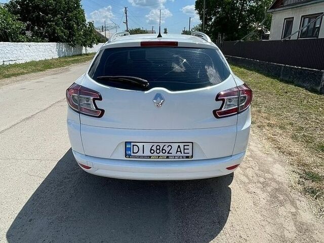 Белый Рено Меган, объемом двигателя 1.5 л и пробегом 247 тыс. км за 6100 $, фото 2 на Automoto.ua