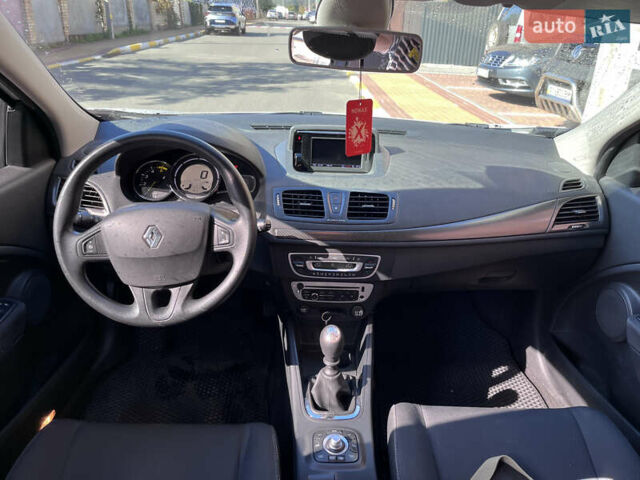 Білий Рено Меган, об'ємом двигуна 1.46 л та пробігом 303 тис. км за 6200 $, фото 11 на Automoto.ua