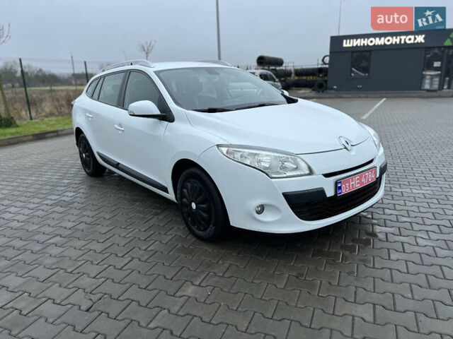 Білий Рено Меган, об'ємом двигуна 1.5 л та пробігом 250 тис. км за 7900 $, фото 2 на Automoto.ua