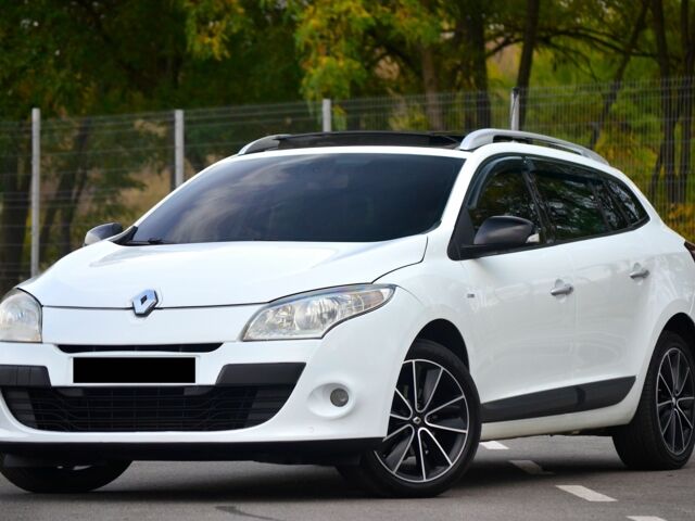 Белый Рено Меган, объемом двигателя 1.5 л и пробегом 162 тыс. км за 8555 $, фото 2 на Automoto.ua