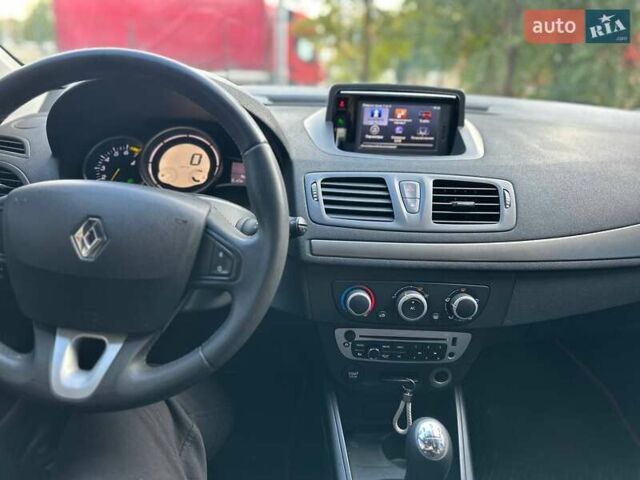 Білий Рено Меган, об'ємом двигуна 1.6 л та пробігом 98 тис. км за 8000 $, фото 6 на Automoto.ua