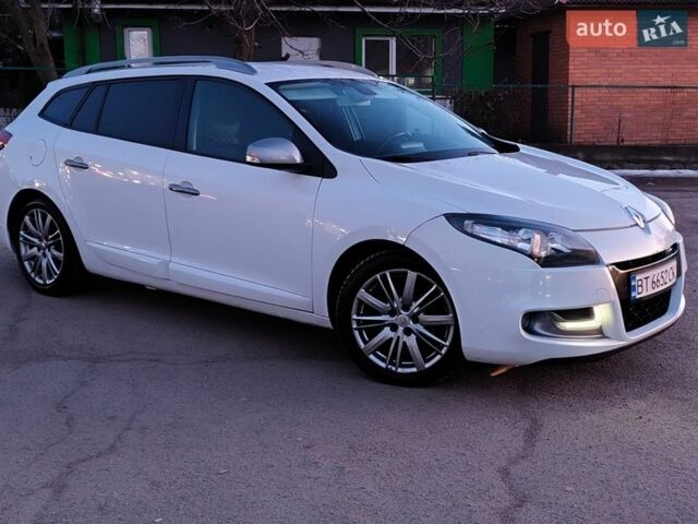 Белый Рено Меган, объемом двигателя 1.46 л и пробегом 285 тыс. км за 8000 $, фото 2 на Automoto.ua