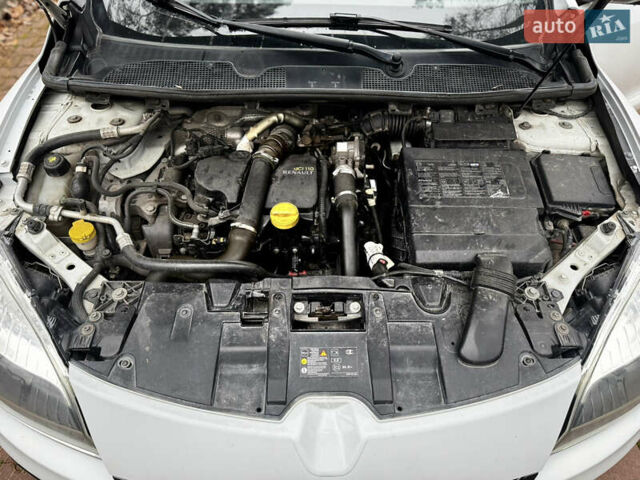 Білий Рено Меган, об'ємом двигуна 1.5 л та пробігом 260 тис. км за 8000 $, фото 29 на Automoto.ua