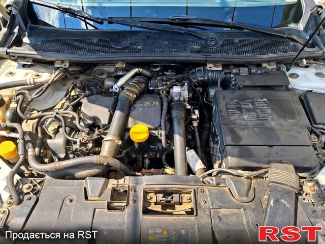 Белый Рено Меган, объемом двигателя 1.5 л и пробегом 250 тыс. км за 5300 $, фото 7 на Automoto.ua