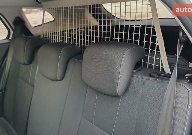 Белый Рено Меган, объемом двигателя 1.5 л и пробегом 216 тыс. км за 7800 $, фото 6 на Automoto.ua