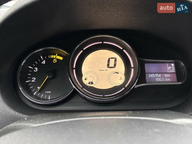 Білий Рено Меган, об'ємом двигуна 1.46 л та пробігом 265 тис. км за 6990 $, фото 37 на Automoto.ua