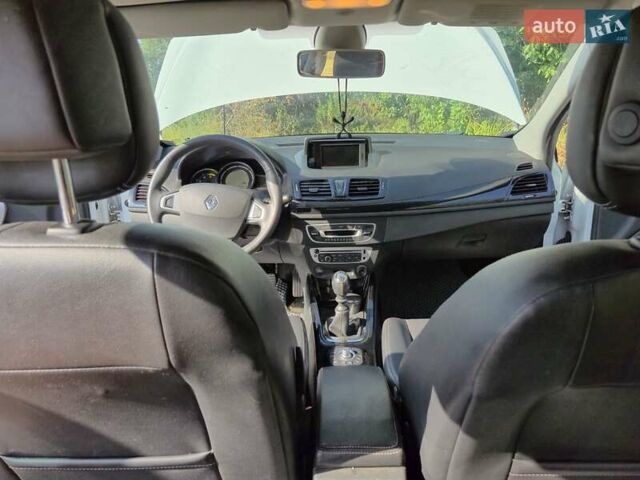 Белый Рено Меган, объемом двигателя 1.46 л и пробегом 270 тыс. км за 8900 $, фото 19 на Automoto.ua