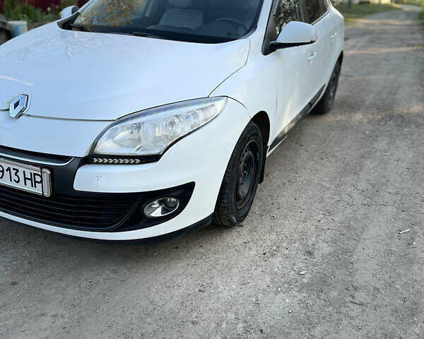 Білий Рено Меган, об'ємом двигуна 1.46 л та пробігом 297 тис. км за 7200 $, фото 17 на Automoto.ua