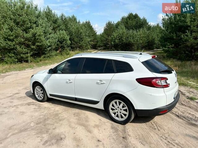Белый Рено Меган, объемом двигателя 1.5 л и пробегом 287 тыс. км за 6700 $, фото 1 на Automoto.ua