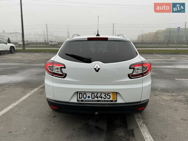 Білий Рено Меган, об'ємом двигуна 1.6 л та пробігом 235 тис. км за 7500 $, фото 9 на Automoto.ua