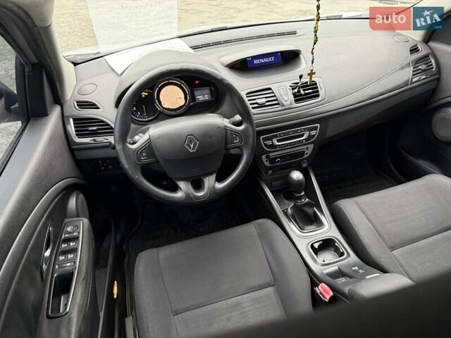 Белый Рено Меган, объемом двигателя 1.46 л и пробегом 306 тыс. км за 7200 $, фото 21 на Automoto.ua