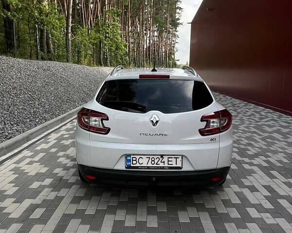 Рено Меган 2012 у Львові на Automoto.ua Білий Рено Меган, об'ємом двигуна 1.5 л та пробігом 304 тис. км за 8000 $, фото 5 на Automoto.ua