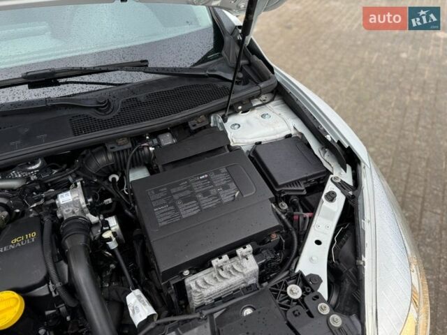 Білий Рено Меган, об'ємом двигуна 1.5 л та пробігом 202 тис. км за 7200 $, фото 90 на Automoto.ua