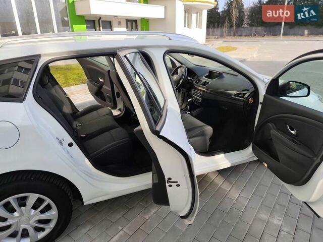 Білий Рено Меган, об'ємом двигуна 1.5 л та пробігом 250 тис. км за 6999 $, фото 70 на Automoto.ua
