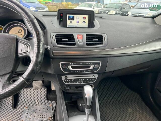 Білий Рено Меган, об'ємом двигуна 1.5 л та пробігом 240 тис. км за 8190 $, фото 25 на Automoto.ua