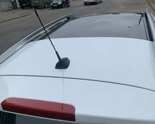 Білий Рено Меган, об'ємом двигуна 1.46 л та пробігом 269 тис. км за 8000 $, фото 8 на Automoto.ua