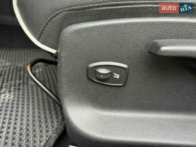 Белый Рено Меган, объемом двигателя 1.46 л и пробегом 243 тыс. км за 6999 $, фото 22 на Automoto.ua