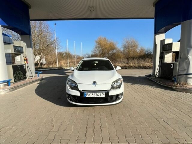 Белый Рено Меган, объемом двигателя 1.5 л и пробегом 250 тыс. км за 7400 $, фото 3 на Automoto.ua