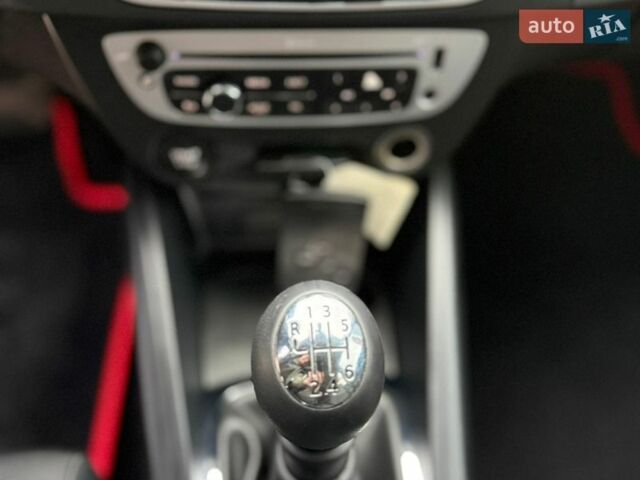 Білий Рено Меган, об'ємом двигуна 1.5 л та пробігом 202 тис. км за 7200 $, фото 49 на Automoto.ua