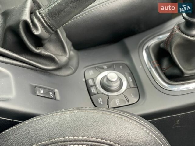 Белый Рено Меган, объемом двигателя 1.46 л и пробегом 200 тыс. км за 9200 $, фото 24 на Automoto.ua