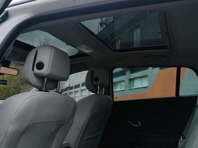 Белый Рено Меган, объемом двигателя 1.5 л и пробегом 264 тыс. км за 8200 $, фото 17 на Automoto.ua