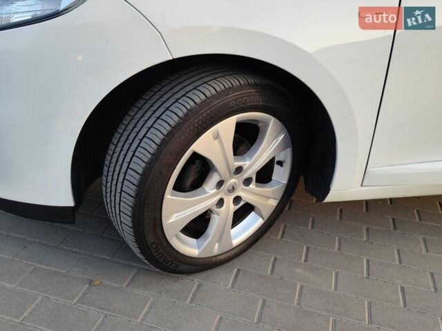 Білий Рено Меган, об'ємом двигуна 1.5 л та пробігом 238 тис. км за 9000 $, фото 11 на Automoto.ua