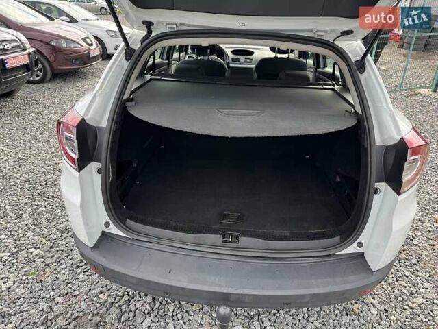 Белый Рено Меган, объемом двигателя 1.5 л и пробегом 190 тыс. км за 8900 $, фото 25 на Automoto.ua