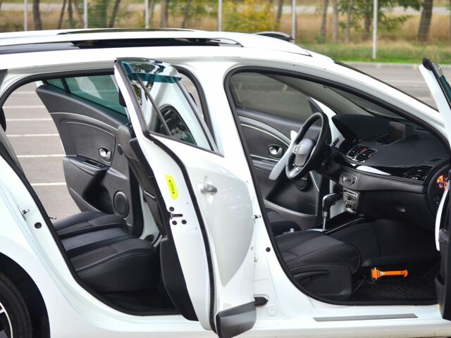 Белый Рено Меган, объемом двигателя 1.5 л и пробегом 162 тыс. км за 8555 $, фото 12 на Automoto.ua