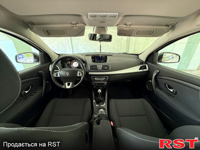 Белый Рено Меган, объемом двигателя 1.6 л и пробегом 180 тыс. км за 8900 $, фото 10 на Automoto.ua