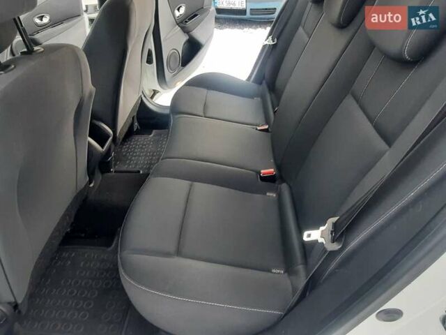 Білий Рено Меган, об'ємом двигуна 1.5 л та пробігом 254 тис. км за 7299 $, фото 17 на Automoto.ua