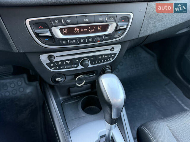 Белый Рено Меган, объемом двигателя 1.5 л и пробегом 257 тыс. км за 7200 $, фото 21 на Automoto.ua