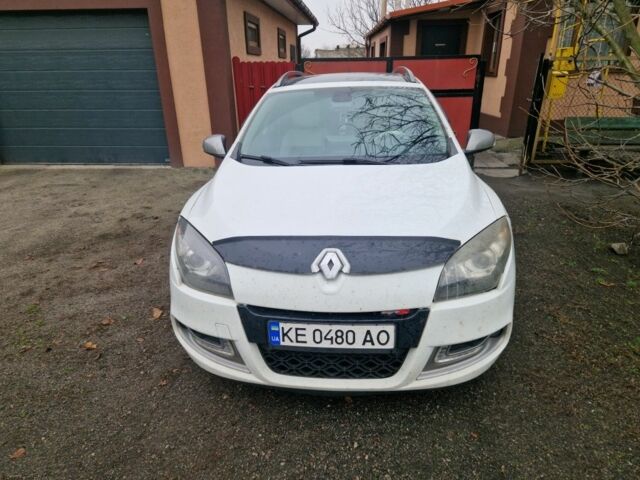 Белый Рено Меган, объемом двигателя 1.5 л и пробегом 327 тыс. км за 8000 $, фото 5 на Automoto.ua