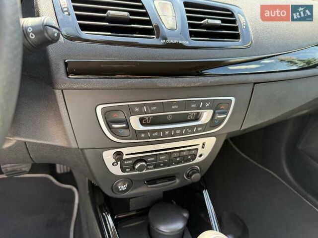 Белый Рено Меган, объемом двигателя 1.5 л и пробегом 225 тыс. км за 7699 $, фото 94 на Automoto.ua