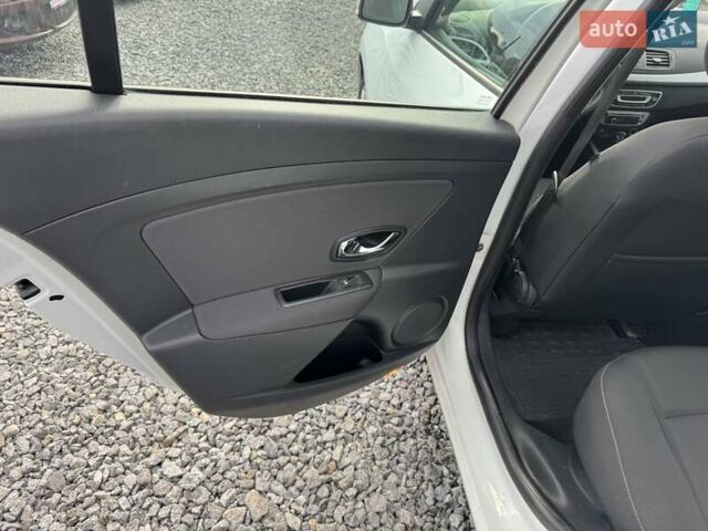 Белый Рено Меган, объемом двигателя 1.5 л и пробегом 190 тыс. км за 8900 $, фото 19 на Automoto.ua