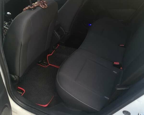 Білий Рено Меган, об'ємом двигуна 1.5 л та пробігом 240 тис. км за 7650 $, фото 6 на Automoto.ua