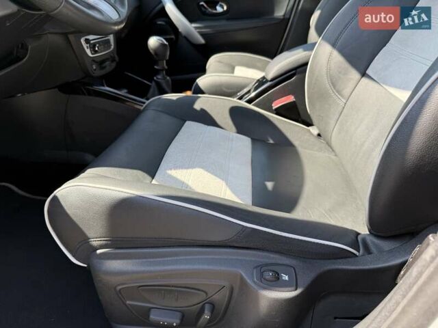 Белый Рено Меган, объемом двигателя 1.5 л и пробегом 225 тыс. км за 7699 $, фото 100 на Automoto.ua